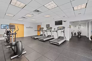 923 E Kilbourn Ave, Milwaukee, WI 53202 - Photo 45