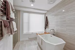 923 E Kilbourn Ave, Milwaukee, WI 53202 - Photo 27