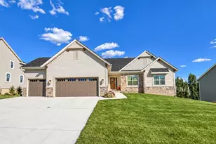 762 Brockway Dr, Mukwonago, WI 53149 - Photo 1