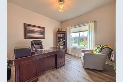 762  Brockway Dr, Mukwonago, WI 53149 - Photo 5