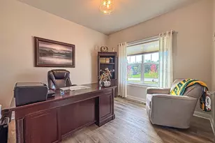 762 Brockway Dr, Mukwonago, WI 53149 - Photo 5
