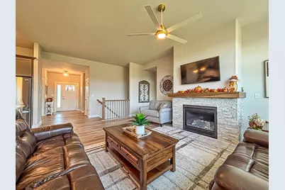 762  Brockway Dr, Mukwonago, WI 53149 - Photo 17
