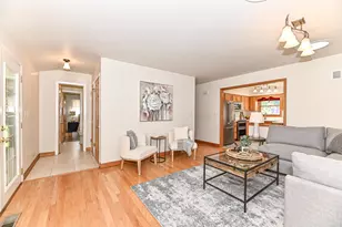 1713 Fox River Pkwy, Waukesha, WI 53189 - Photo 13