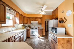 4711 W County Line Rd, Brown Deer, WI 53223 - Photo 19