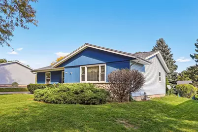 1425  Erin Ln, Waukesha, WI 53188 - Photo 5