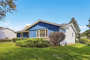 1425 Erin Ln, Waukesha, WI 53188 - Photo 5