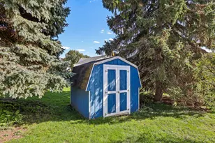 1425 Erin Ln, Waukesha, WI 53188 - Photo 33