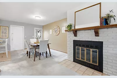 1321  Camden Way #B, Waukesha, WI 53186 - Photo 7