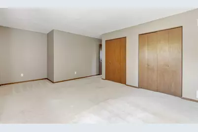 1321  Camden Way #B, Waukesha, WI 53186 - Photo 17