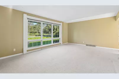 3250  Bermuda Blvd, Brookfield, WI 53045 - Photo 9