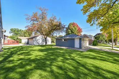 2876 S 70th St, Milwaukee, WI 53219 - Photo 21