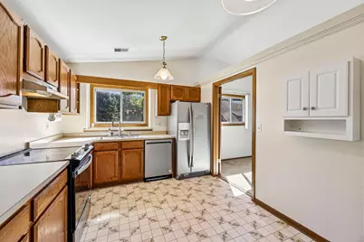 3725 W Loomis Rd, Greenfield, WI 53221 - Photo 9