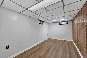 3413 S 2nd St, Milwaukee, WI 53207 - Photo 11
