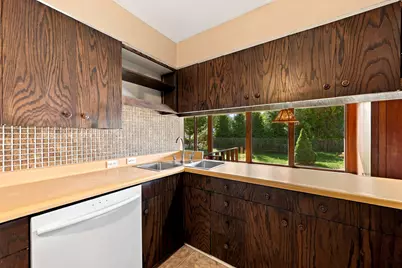 1607  Kaufmann Ave, Sheboygan, WI 53081 - Photo 3