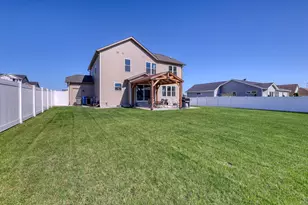 1421 Beacon Dr, Watertown, WI 53098 - Photo 29