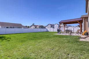 1421 Beacon Dr, Watertown, WI 53098 - Photo 31