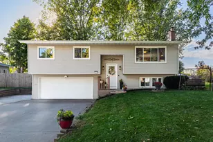 420 Wagon Dr, West Salem, WI 54669 - Photo 1