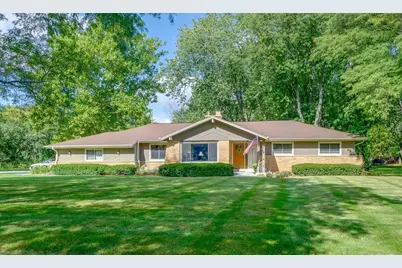 2820 W St James Ln, Mequon, WI 53092 - Photo 1