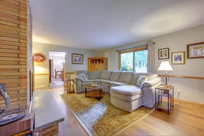 2820 W St James Ln, Mequon, WI 53092 - Photo 13