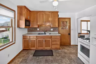 2826 S Chase Ave, Milwaukee, WI 53207 - Photo 5