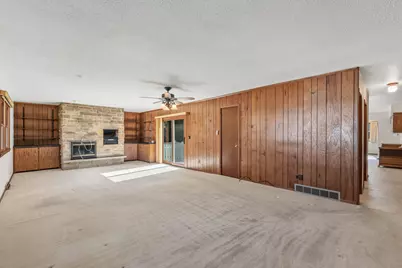 1115  Saratoga Pkwy, Oconomowoc, WI 53066 - Photo 5