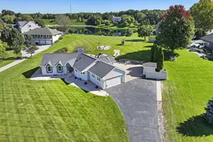 N7066 Lakeshore Ave, Sugar Creek, WI 53121 - Photo 39