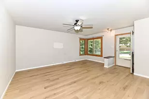 2403 S 94th St, West Allis, WI 53227 - Photo 7