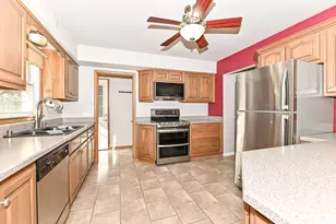 2403 S 94th St, West Allis, WI 53227 - Photo 15