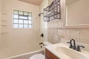 3758 N 97th St, Milwaukee, WI 53222 - Photo 9