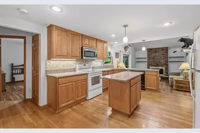 4264  Kennedy Cir, Richfield, WI 53017 - Photo 3