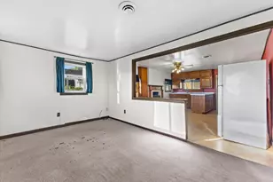 8012 Fox River Rd, Racine, WI 53185 - Photo 13