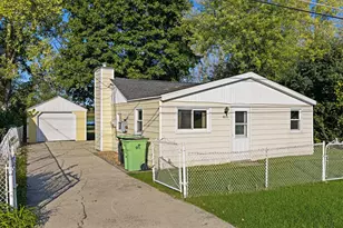 8012 Fox River Rd, Racine, WI 53185 - Photo 3