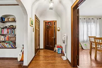 3247 N Summit Ave, Milwaukee, WI 53211 - Photo 15