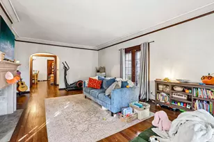 3247 N Summit Ave, Milwaukee, WI 53211 - Photo 7