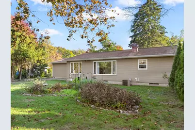 1036  Glenview Dr, Manitowoc, WI 54220 - Photo 3