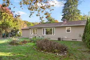 1036 Glenview Dr, Manitowoc, WI 54220 - Photo 3