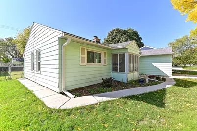 6117 W Bennett Ave, Milwaukee, WI 53219 - Photo 3