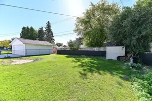 6117 W Bennett Ave, Milwaukee, WI 53219 - Photo 9