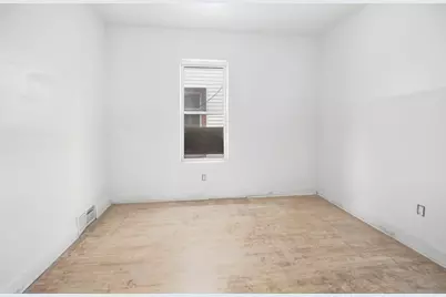 3521 N 8th St, Milwaukee, WI 53206 - Photo 9