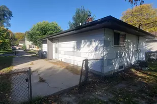 6716 N 55th St, Milwaukee, WI 53223 - Photo 21