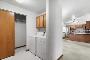 18725 Emerald Cir, Brookfield, WI 53045 - Photo 19