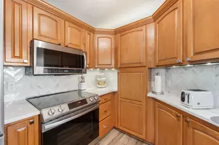 9313 S Cobblestone Way, Franklin, WI 56313 - Photo 11