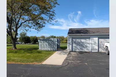 1531 N Delavan Club Dr, Delavan, WI 53115 - Photo 33