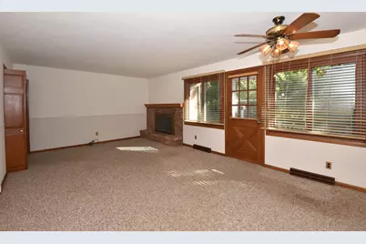 4837 W Knollwood Dr, Racine, WI 53403 - Photo 17