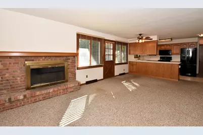 4837 W Knollwood Dr, Racine, WI 53403 - Photo 3