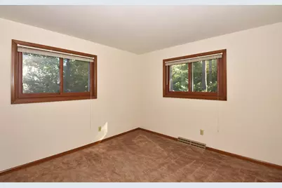 4837 W Knollwood Dr, Racine, WI 53403 - Photo 25