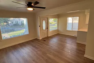 655 S Oak Park Ct, Milwaukee, WI 53214 - Photo 9