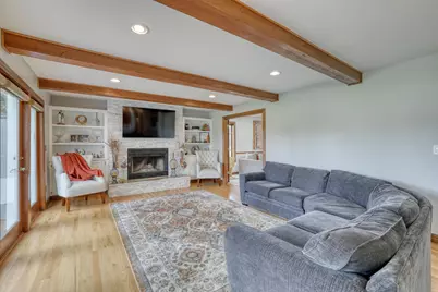 8424 S 68th St, Franklin, WI 53132 - Photo 11