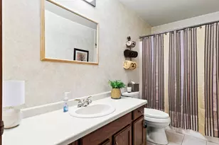 827 Nicholas Ct, Manitowoc, WI 54220 - Photo 15