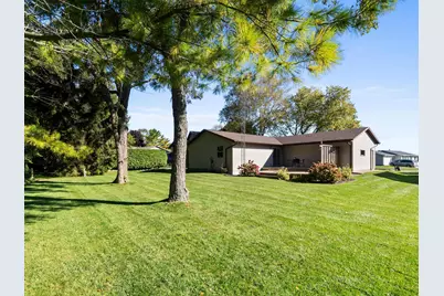 827  Nicholas Ct, Manitowoc, WI 54220 - Photo 29